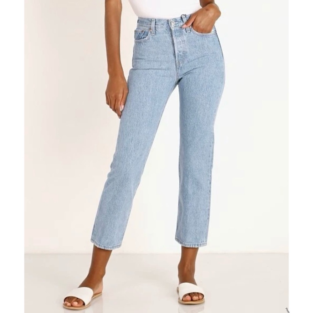 Levi's Jeans Women’s 30 Light Blue Wedgie Straight Ankle High Rise LIKE NEW! - Picture 2 of 11
